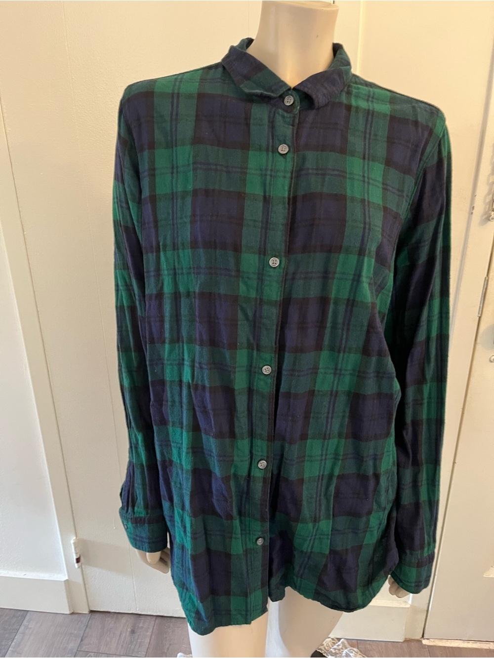 Old Navy Green and Navy Plaid Flannel Button-Up Shirt